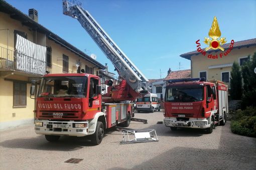 Malore in casa, intervengono i Vigili del Fuoco. Malore in casa, intervengono i Vigili del Fuoco.