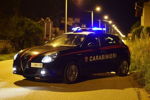 Stalker recidivo arrestato dai Carabinieri: aveva tagliato il braccialetto elettronico Stalker recidivo arrestato dai Carabinieri: aveva tagliato il braccialetto elettronico