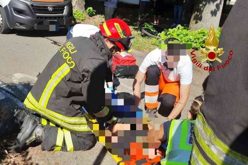 Scontro tra auto e moto: ferito un centauro. Scontro tra auto e moto: ferito un centauro.