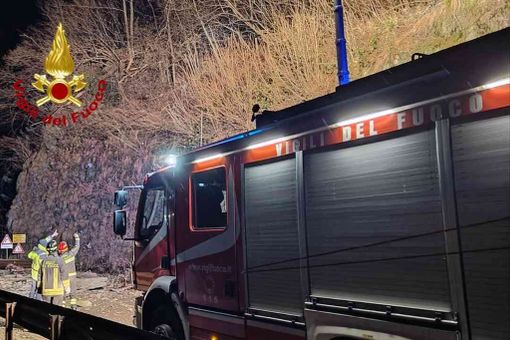 Rimasco, frana nella notte sulla SP10 FOTO Rimasco, frana nella notte sulla SP10 FOTO