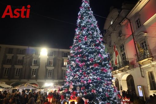 Vieni ad Asti a vivere le atmosfere natalizie con “Il Magico Paese di Natale”, la Fiera Nazionale del tartufo e i “Gioielli del territorio”