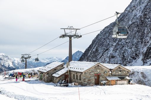 Alagna Valsesia si prepara alla stagione invernale: i rifugi in quota tra gusto, calore e tradizione