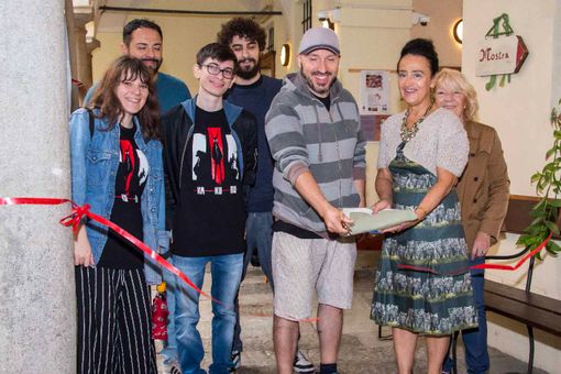 Varallo in biblioteca con “Versi Di-Versi”: l’inaugurazione del festival. Varallo in biblioteca con “Versi Di-Versi”: l’inaugurazione del festival.