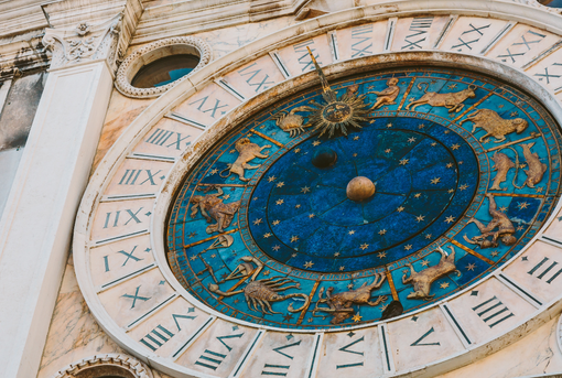 Ecco cosa ci dicono le stelle per i prossimi giorni: l’Oroscopo di Corinne.