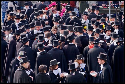 Scuole chiuse per il Mercu Scurot: Borgosesia si prepara ai festeggiamenti - Foto di repertorio. Scuole chiuse per il Mercu Scurot: Borgosesia si prepara ai festeggiamenti - Foto di repertorio.