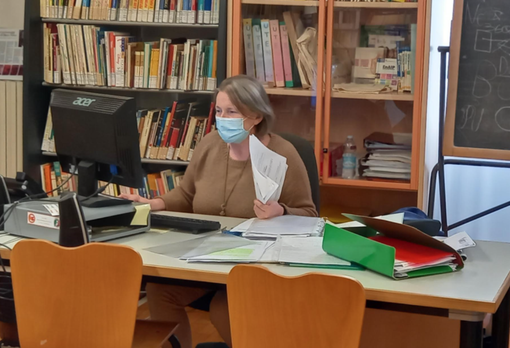 Rosella Quazzola alla sua postazione di lavoro