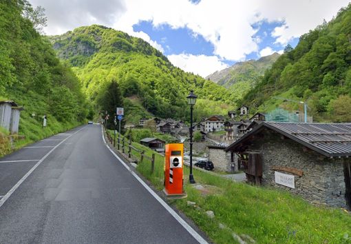 Rassa: in arrivo il primo autovelox del paese, multe anche per le biciclette. Rassa: in arrivo il primo autovelox del paese, multe anche per le biciclette.