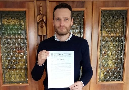 Sindaco Lozzolo e ordinanza dalla sua pagina Facebook Sindaco Lozzolo e ordinanza dalla sua pagina Facebook