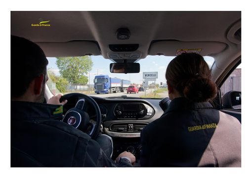 GDF Vercelli:  confiscati azienda, abitazioni e terreni a due fratelli “socialmente pericolosi” GDF Vercelli:  confiscati azienda, abitazioni e terreni a due fratelli “socialmente pericolosi”