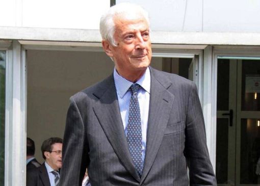 Dal Nord-ovest: lutto nell'ambiente finanziario torinese: a 97 anni è morto Franzo Grande Stevens. Dal Nord-ovest: lutto nell'ambiente finanziario torinese: a 97 anni è morto Franzo Grande Stevens.