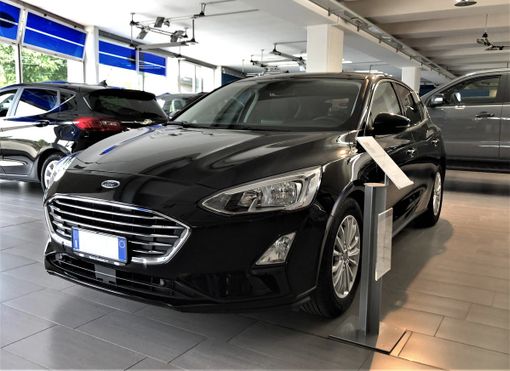 Ford Focus Titanium Km0: Viaggiare nel comfort risparmiando FOTO e VIDEO