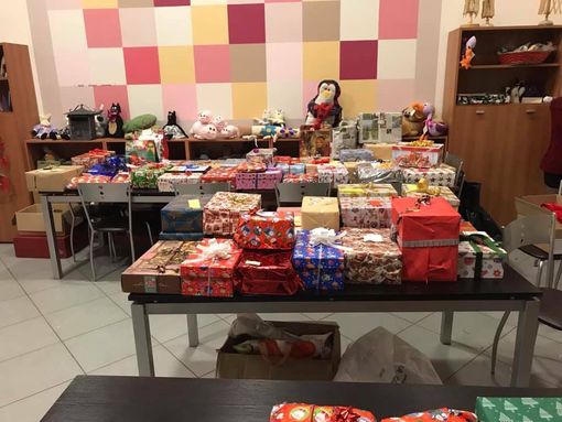 Dall'Associazione Delfino di Valdilana un bel gesto di Natale per i bisognosi Dall'Associazione Delfino di Valdilana un bel gesto di Natale per i bisognosi