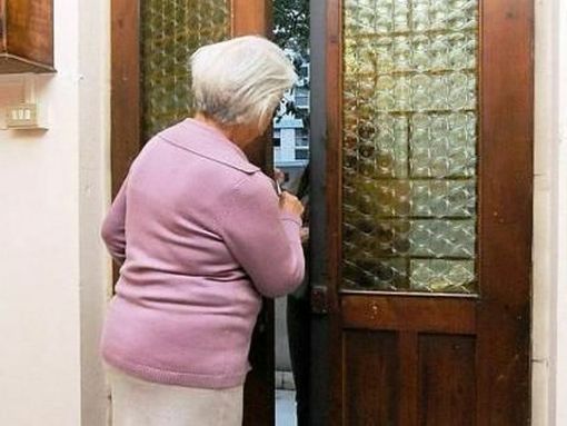 Dal Nord-Ovest: si finge carabiniere per truffare donne anziane, arrestato dalla Polizia