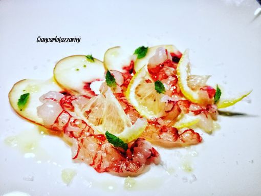 Ricetta: Crudo di Mazara, pesca, limone e menta piperita Ricetta: Crudo di Mazara, pesca, limone e menta piperita