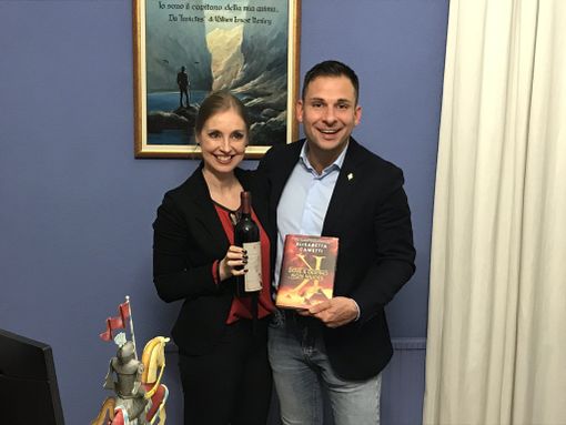 La scrittrice Canetti ed il sindaco Baglione La scrittrice Canetti ed il sindaco Baglione