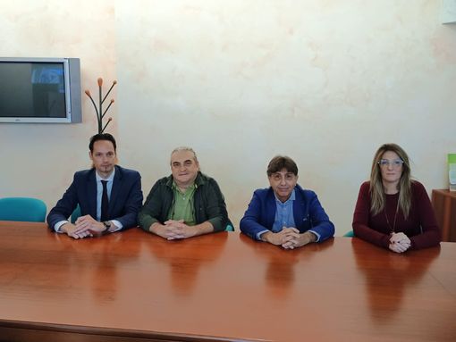 Allarme Ascom e sindacati: troppi contratti minori mettono a rischio salari e tutele Allarme Ascom e sindacati: troppi contratti minori mettono a rischio salari e tutele