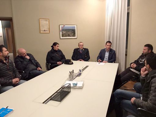 “Divertirsi... Usando la testa!” Comune, esercizi pubblici e forze dell’ordine insieme a tutela dei più giovani “Divertirsi... Usando la testa!” Comune, esercizi pubblici e forze dell’ordine insieme a tutela dei più giovani