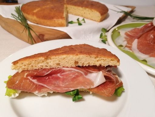 La focaccia della Befana: dalla tradizione uno spunto per esaltare il Prosciutto Crudo di Cuneo D.O.P. La focaccia della Befana: dalla tradizione uno spunto per esaltare il Prosciutto Crudo di Cuneo D.O.P.
