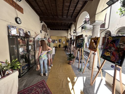 Varallo, Alpàa in Biblioteca con le mostre di Spiros ed Enrica Pedretti Varallo, Alpàa in Biblioteca con le mostre di Spiros ed Enrica Pedretti
