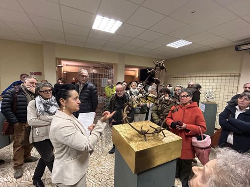 Borgosesia, al cinema Lux la mostra “Quelli che potevano parlare”: le sculture di Ireneo Passera per dare voce all’indicibile