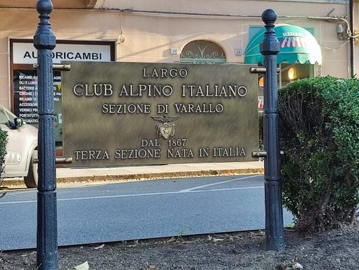 Varallo onora il CAI con una targa nel cuore della città