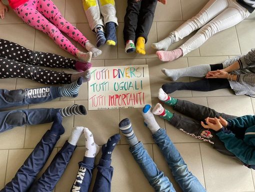Anche la Primaria di Portula ha preso parte alla Giornata dei Calzini Spaiati