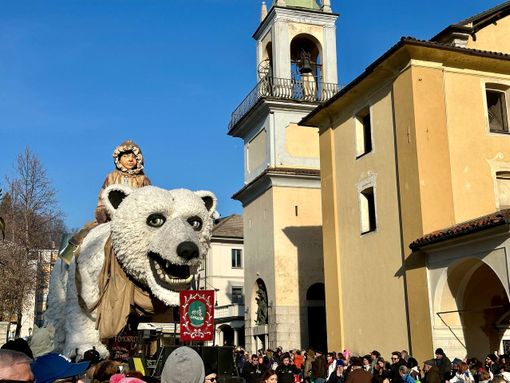 Primo corso masherato per il carnevale di Borgosesia il 16 febbraio 2025 Primo corso masherato per il carnevale di Borgosesia il 16 febbraio 2025