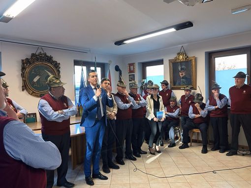 A Roccapietra i 30 anni del Coro Alpin dal Rosa celebrati anche in un libro A Roccapietra i 30 anni del Coro Alpin dal Rosa celebrati anche in un libro