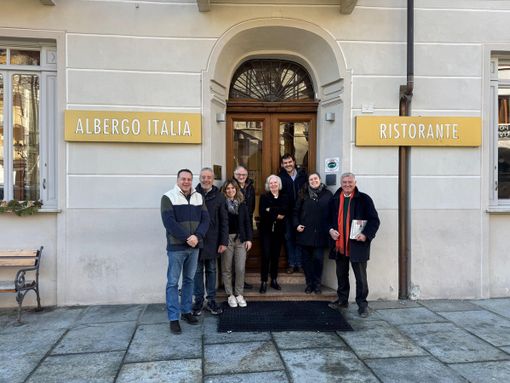 Varallo saluta la famiglia Uffredi: dopo 37 anni cambia la gestione dell’Albergo Italia