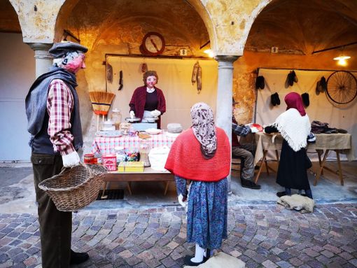 Valdilana, visita inaugurale al Presepe Gigante di Marchetto con accensione luci Valdilana, visita inaugurale al Presepe Gigante di Marchetto con accensione luci