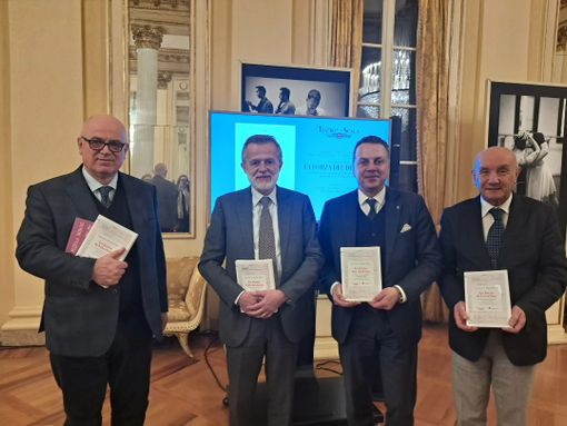 Varallo, presentata alla Scala la copia anastatica del manoscritto della Forza del destino donato alla Città