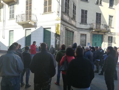 Ifi, prosegue la vertenza. Presidio di 110 lavoratori davanti ai cancelli dell'ex Magliola Ifi, prosegue la vertenza. Presidio di 110 lavoratori davanti ai cancelli dell'ex Magliola