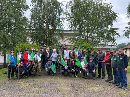 Tappa a Quarona per gli alpini valsesiani in marcia verso l’Adunata