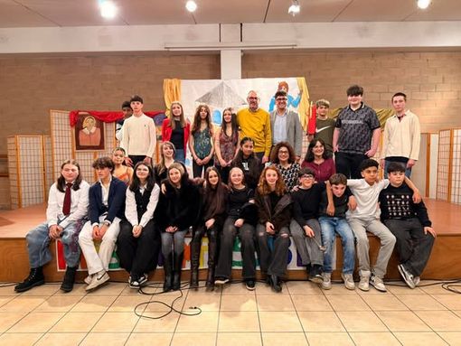 Applausi al salone “Paolo Franchi” per il saggio teatrale degli studenti