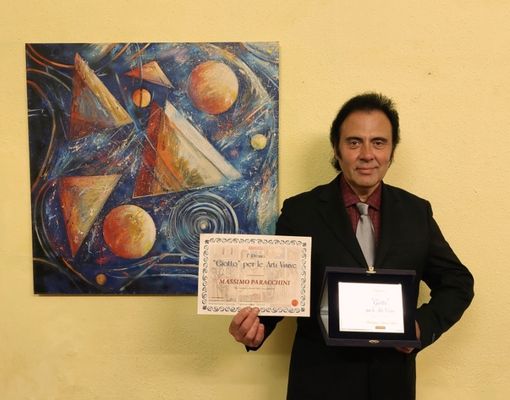 Massimo Paracchini riceve il 1° premio Giotto per le arti visive Massimo Paracchini riceve il 1° premio Giotto per le arti visive