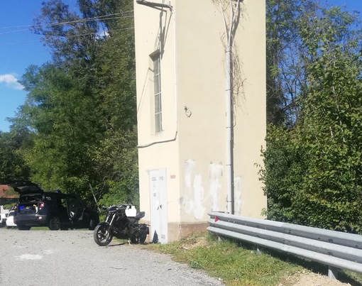 Schianto in moto contro un muro a Sostegno, 59enne in prognosi riservata