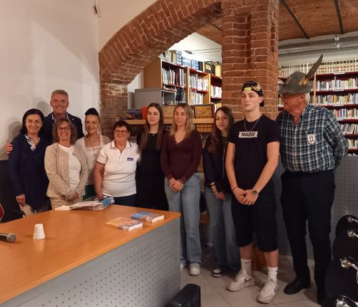 Maggiora consegna la Costituzione ai diciottenni: «Un invito a diventare protagonisti della vita pubblica»
