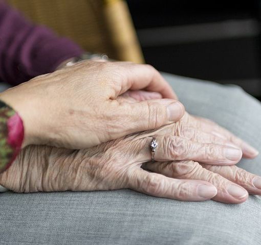 4 consigli per prendersi cura di familiari anziani