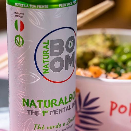 Bevanda con poche calorie + insalata: il pranzo è servito.