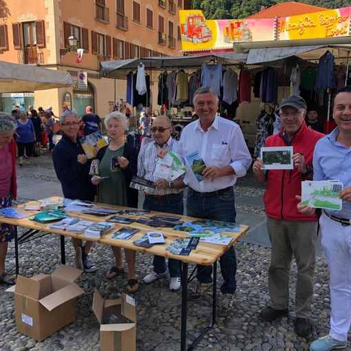 A Varallo sindaco e amministratori al mercato di Ferragosto per ascoltare cittadini e turisti