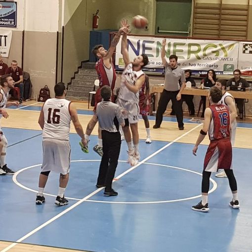 Barberi Valsesia Basket: gli Eagles espugnano il Pala Roccagni - Foto di Maurizio Ballarini e Marco Robino.