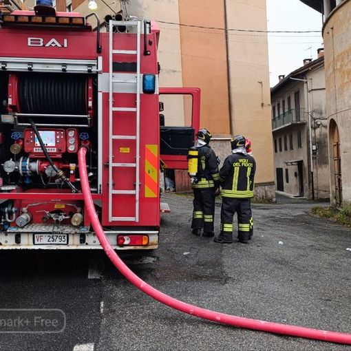 Valdilana, principio d'incendio ad un carro attrezzi (foto di repertorio)