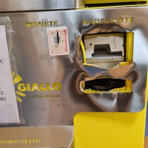 Tentato furto con scasso: vandali in azione a Santhià.