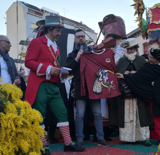 Borgosesia Calcio: “Aperta l’asta benefica delle maglie celebrative del Carnevale”.