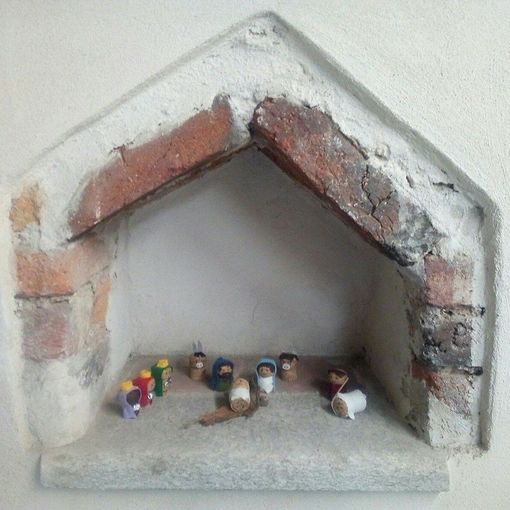 La Confraternita del Buon Bere mette all’asta il presepio realizzato con materiali di riciclo
