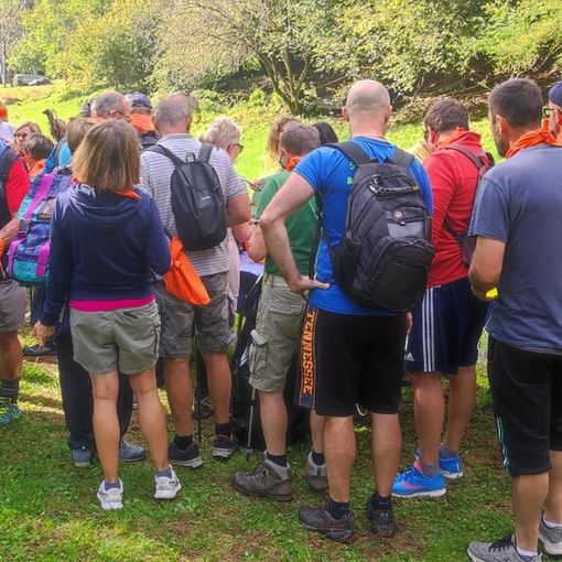 Cravagliana, “AlGir 2023”: la passeggiata benefica, per l’acquisto di defibrillatori. Foto e video di Claudia Crolla.
