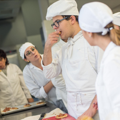 &quot;FuoriMenù&quot;: laboratori di cucina per ragazzi disabili FOTO