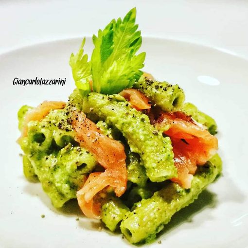 Ricetta: Pasta con sedano e salmone affumicato
