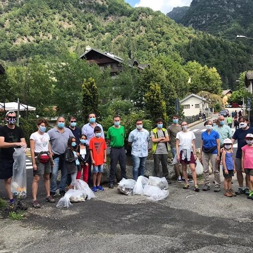 Partecipazione e senso civico alla pulizia del fiume Sesia
