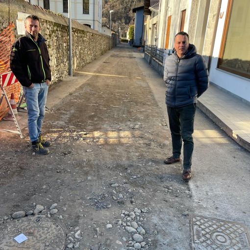 Varallo: Lavori in via al Sesia, posata la regimazione acque bianche